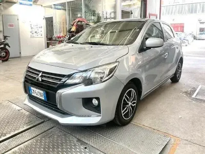 Usata Mitsubishi Space Star Invite 71 CV (52 kW) 2022 Grigio Utilitaria