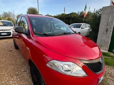 Usata Lancia Ypsilon Silver 70 CV (51 kW) 2021 Rosso Utilitaria