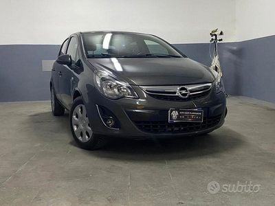 Usata Opel Corsa Edition 65 CV (47 kW) 2014 Grigio Utilitaria