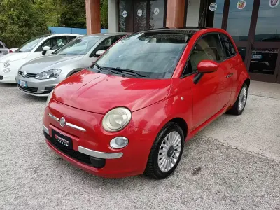 Begagnad Fiat 500 75 HK (55 kW) 2008 Röd Sedan