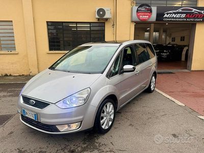 Usata Ford Galaxy Ghia 140 CV (102 kW) 2007 Grigio Monovolume