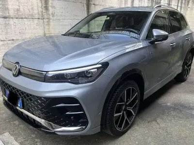 Usata VW Tiguan R-line 193 CV (141 kW) 2024 Grigio SUV