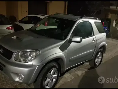 Usata Toyota RAV4 2004 Grigio SUV