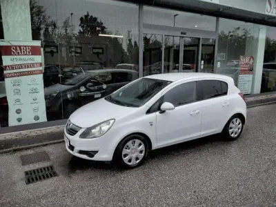 Occasion Opel Corsa Edition 95 ch (69 kW) 2010 Blanc Citadine