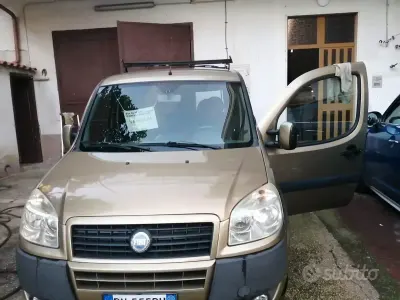 Usata Fiat Doblò 75 CV (55 kW) 2008 Marrone Monovolume