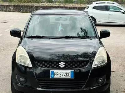 Usata Suzuki Swift 94 CV (69 kW) 2010 Nero Utilitaria