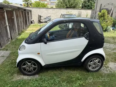 Usata Smart ForTwo Coupé 54 CV (39 kW) 2000 Bianco Coupé