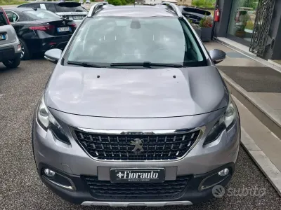 Usata Peugeot 2008 Allure 99 CV (72 kW) 2017 Grigio SUV