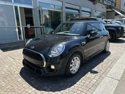 Usata Mini Cooper Hype 136 CV (100 kW) 2017 Nero Utilitaria