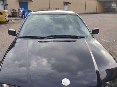 Usata BMW 316 Compact 105 CV (77 kW) 2000 Blu Utilitaria