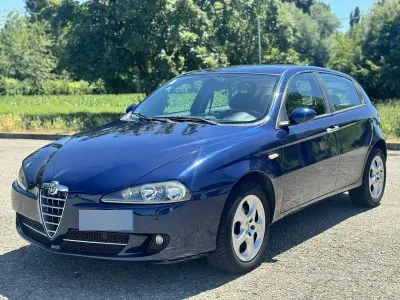 Usata Alfa Romeo 147 120 CV (88 kW) 2007 Bluazzurro Utilitaria