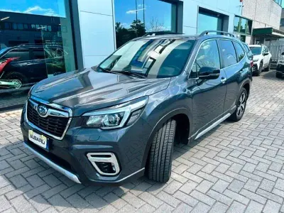 Usata Subaru Forester Premium 150 CV (110 kW) 2020 Grigio SUV