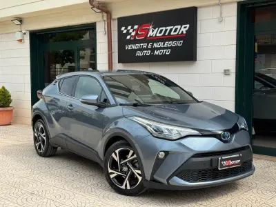 Usata Toyota C-HR Lounge 98 CV (72 kW) 2022 Grigio SUV