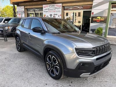 Begagnad Jeep Avenger Summit 100 HK (73 kW) 2025 Grå SUV