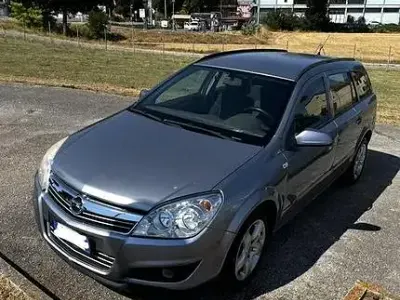Usata Opel Astra 60 CV (44 kW) 2008 Grigio Station wagon