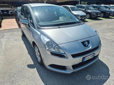 Usata Peugeot 5008 Active 115 CV (84 kW) 2013 Grigio Monovolume
