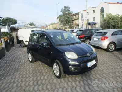 Usata Fiat Panda Lounge 84 CV (61 kW) 2013 Blu Utilitaria
