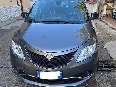 Usata Lancia Ypsilon Platinum 69 CV (50 kW) 2012 Grigio Utilitaria