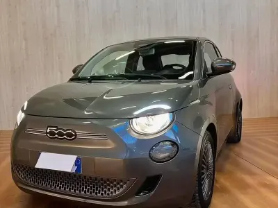 Usata Fiat 500e Icon 42 kW (58 CV) 2021 Grigio Berlina