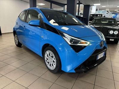 Usata Toyota Aygo Cool 72 CV (52 kW) 2018 Blu/azzurro Utilitaria