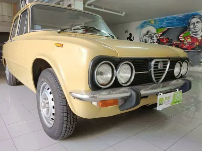 Usata Alfa Romeo Giulia Super 89 CV (65 kW) 1975 Beige Berlina