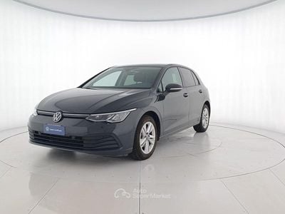 Usata VW Golf VIII Life 131 CV (96 kW) 2023 Gray Berlina