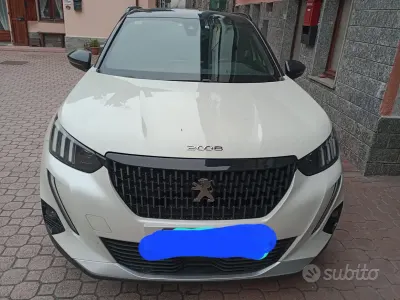 Usata Peugeot 2008 GT-line 131 CV (96 kW) 2020 Bianco SUV