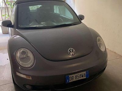 Usata VW New Beetle 105 CV (77 kW) 2006 Grigio Utilitaria