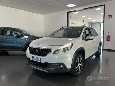 Begagnad Peugeot 2008 Allure 120 HK (88 kW) 2016 Vit SUV