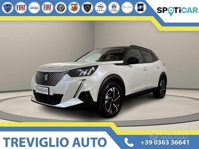 Usata Peugeot e-2008 GT 100 kW (136 CV) 2021 Bianco / perlato SUV