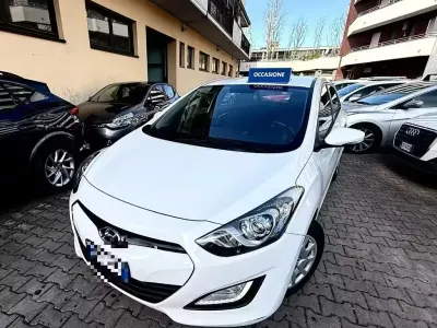 Usata Hyundai i30 Comfort 110 CV (80 kW) 2012 Bianco Berlina