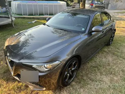 Usata Alfa Romeo Giulia 160 CV (117 kW) 2020 Grigio Berlina