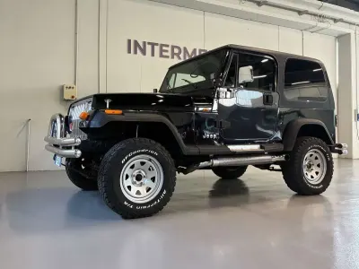 Usata Jeep Wrangler 184 CV (135 kW) 1996 Nero SUV