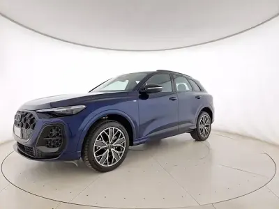 Nuova Audi Q5 S-Line 204 CV (150 kW) 2025 Blu navarra metallizzato SUV