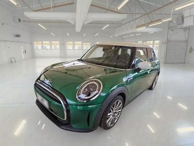 Usata 2021 Mini Cooper Classic Utilitaria | 24.650 € (Cara)