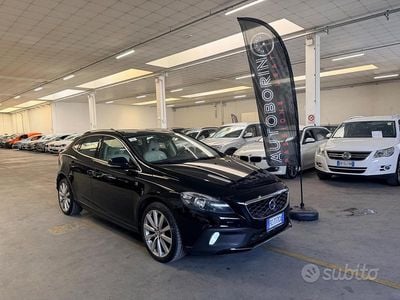 Usata Volvo V40 CC Ocean Race 120 CV (88 kW) 2016 Nero Station wagon