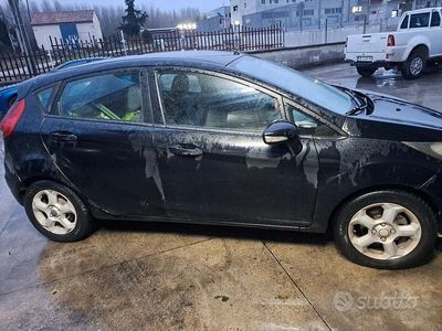 Occasion Ford Fiesta 73 ch (53 kW) 2003 Noir Citadine