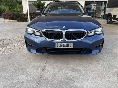 Usata BMW 320 Advantage 190 CV (139 kW) 2021 Blu/azzurro Station wagon