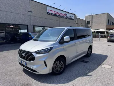 Usata Ford Tourneo Custom Titanium 170 CV (125 kW) 2025 Argento Furgone