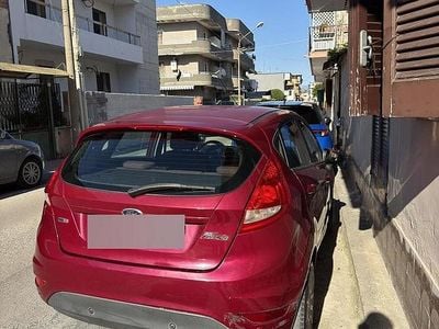 Usata Ford Fiesta 70 CV (51 kW) 2010 Rosso Utilitaria