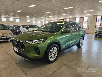 Usata Ford Kuga Titanium 151 CV (111 kW) 2024 Verde SUV