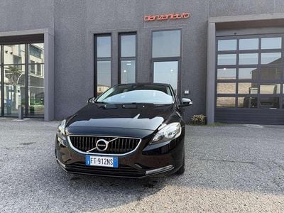 Usata Volvo V40 Business Edition 122 CV (89 kW) 2018 Nero Berlina