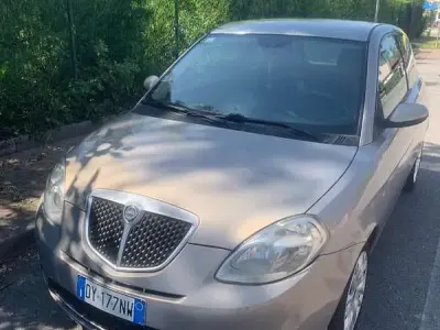 Usata Lancia Ypsilon 77 CV (56 kW) 2009 Giallo Utilitaria