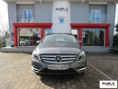 Usata Mercedes B180 Premium 109 CV (80 kW) 2011 Grigio Utilitaria