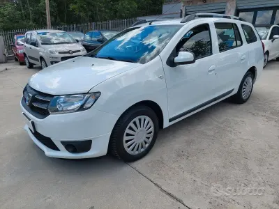 Usata Dacia Logan MCV Lauréate 75 CV (55 kW) 2015 Bianco Station wagon