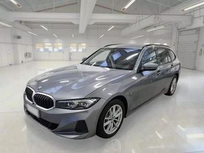 Grigio Usata 2022 BMW 320e Advantage Station wagon | 20.850 € (Buon prezzo)