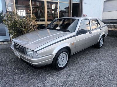 Usata Alfa Romeo 75 155 CV (114 kW) 1986 Bianco Berlina