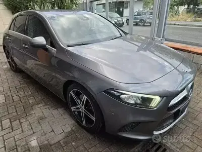 Usata Mercedes A180 116 CV (85 kW) 2018 Grigio Berlina