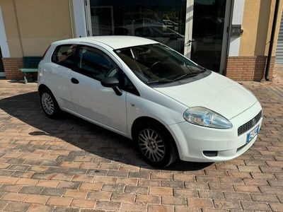 Usata Fiat Grande Punto Active 77 CV (56 kW) 2007 Bianco Utilitaria