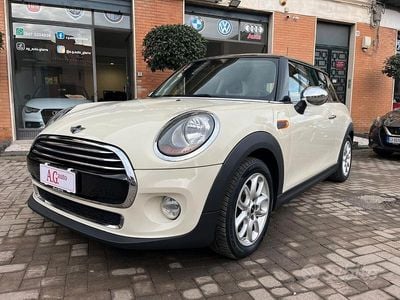 Usata Mini Cooper D 115 CV (84 kW) 2015 Beige Utilitaria